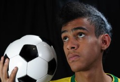 开云官网入口-战术板上的奇迹：分析冠军球队的战术布局，冠军技巧